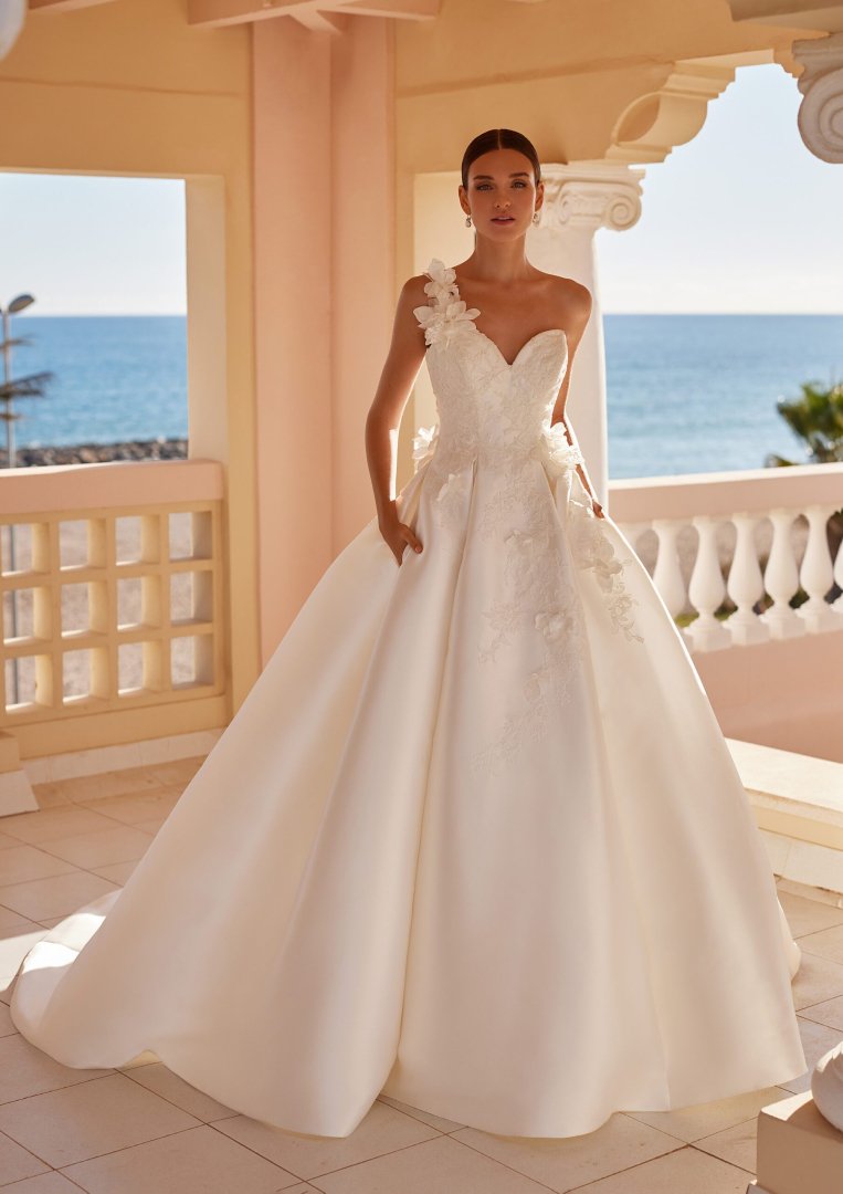 Magnolia noivas vestidos casamento atelier pronovias privee san patrick moda estilo fashion goiania goias brasil